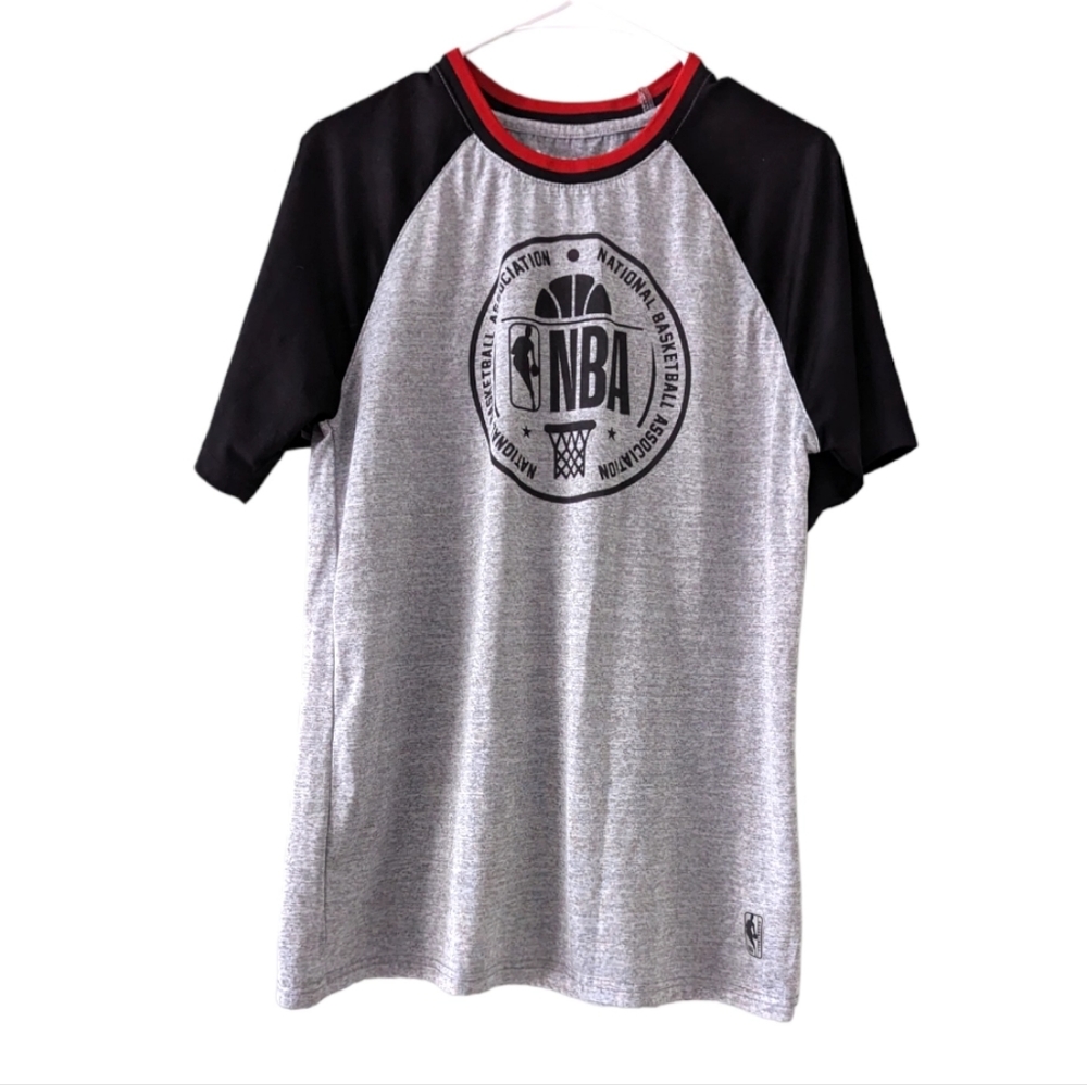 NBA T-shirt for Men Medium!